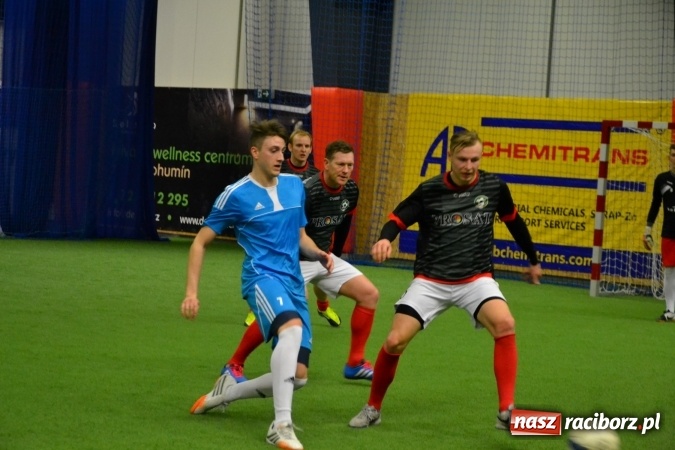 Zdjęcie w galerii na portalu naszraciborz.pl: III Halowy Turniej Piłki Nożnej o Puchar wójta Gminy. LKS Tworków zwycięski wiadomości z regionu