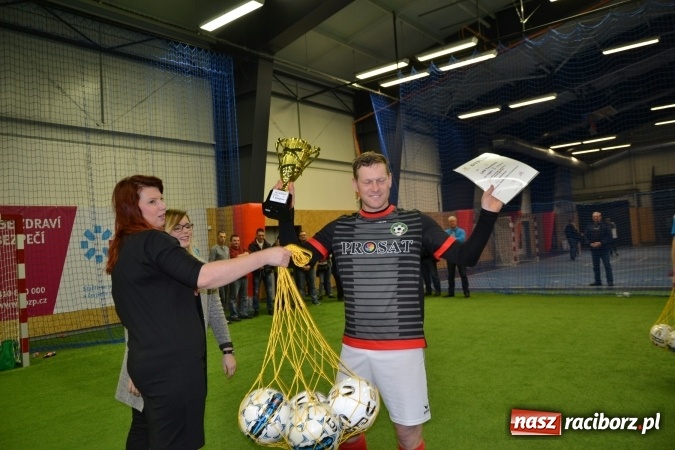 Zdjęcie w galerii na portalu naszraciborz.pl: III Halowy Turniej Piłki Nożnej o Puchar wójta Gminy. LKS Tworków zwycięski wiadomości z regionu