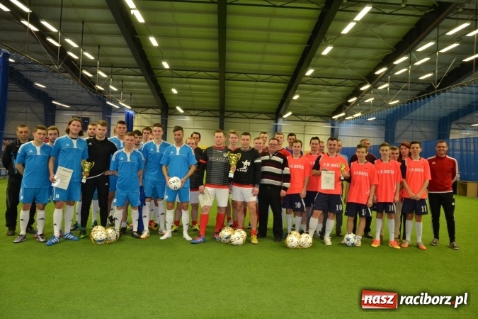 Zdjęcie w galerii na portalu naszraciborz.pl: III Halowy Turniej Piłki Nożnej o Puchar wójta Gminy. LKS Tworków zwycięski wiadomości z regionu