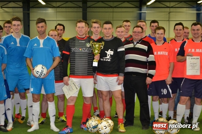 Zdjęcie w galerii na portalu naszraciborz.pl: III Halowy Turniej Piłki Nożnej o Puchar wójta Gminy. LKS Tworków zwycięski wiadomości z regionu