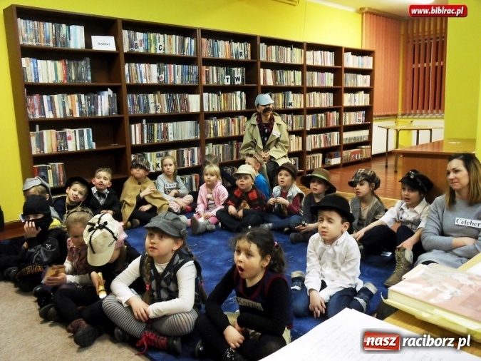 Zdjęcie w galerii na portalu naszraciborz.pl: Nocka detektywów w Markowicach wiadomości z regionu