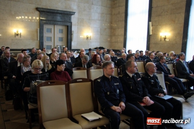 Zdjęcie w galerii na portalu naszraciborz.pl: Rolniku! Trzymaj drób w kurniku!  wiadomości z regionu