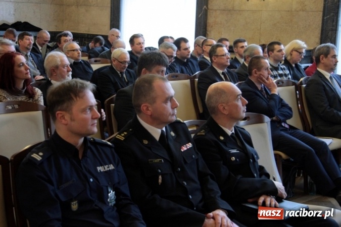 Zdjęcie w galerii na portalu naszraciborz.pl: Rolniku! Trzymaj drób w kurniku!  wiadomości z regionu