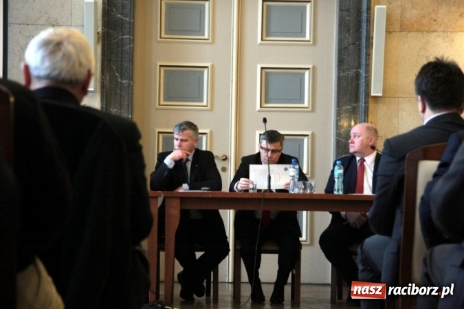 Zdjęcie w galerii na portalu naszraciborz.pl: Rolniku! Trzymaj drób w kurniku!  wiadomości z regionu