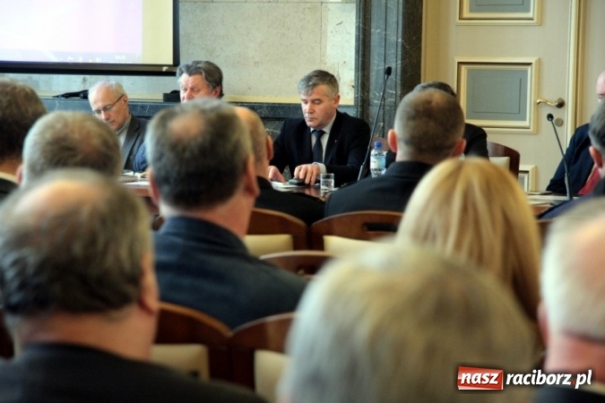 Zdjęcie w galerii na portalu naszraciborz.pl: Rolniku! Trzymaj drób w kurniku!  wiadomości z regionu