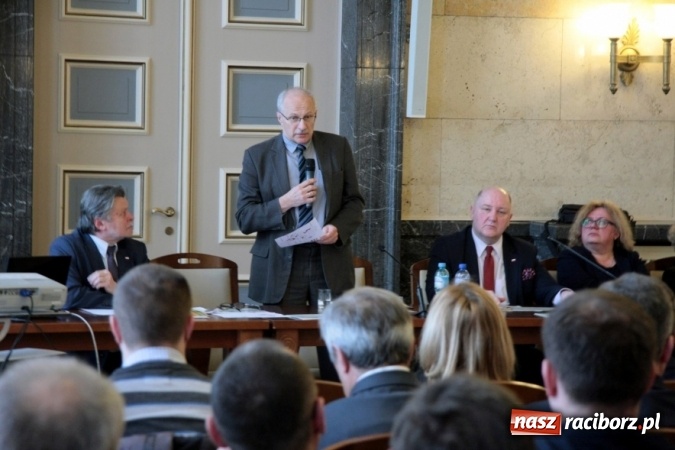 Zdjęcie w galerii na portalu naszraciborz.pl: Rolniku! Trzymaj drób w kurniku!  wiadomości z regionu