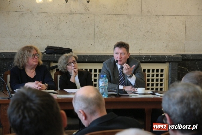 Zdjęcie w galerii na portalu naszraciborz.pl: Rolniku! Trzymaj drób w kurniku!  wiadomości z regionu