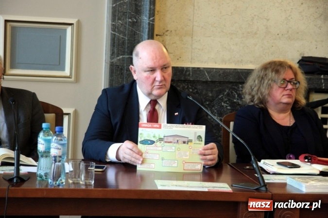 Zdjęcie w galerii na portalu naszraciborz.pl: Rolniku! Trzymaj drób w kurniku!  wiadomości z regionu