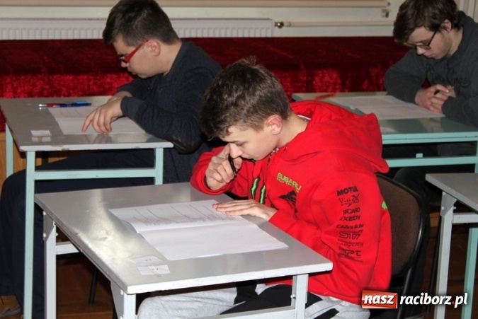 Zdjęcie w galerii na portalu naszraciborz.pl: W Gimnazjum nr 5 odbył się konkurs o Żołnierzach Wyklętych  wiadomości z regionu