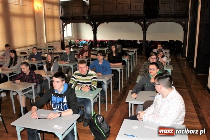 Zdjęcie w galerii na portalu naszraciborz.pl: W Gimnazjum nr 5 odbył się konkurs o Żołnierzach Wyklętych  wiadomości z regionu