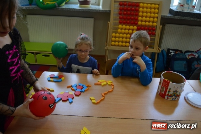 Zdjęcie w galerii na portalu naszraciborz.pl: Spotkanie w zaczarowanej krainie w Szkole Podstawowej nr 4 wiadomości z regionu