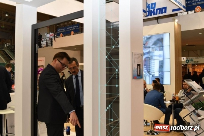 Zdjęcie w galerii na portalu naszraciborz.pl: EKO-OKNA na targach BUDMA 2017 wiadomości z regionu