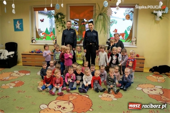 Zdjęcie w galerii na portalu naszraciborz.pl: Mundurowi z wizytą w żłobku wiadomości z regionu
