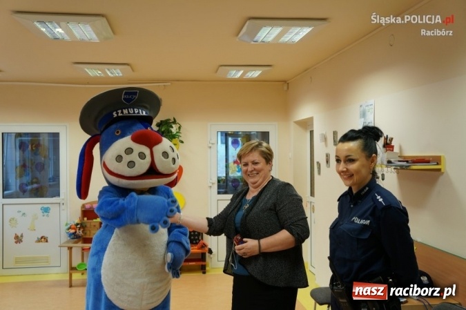 Zdjęcie w galerii na portalu naszraciborz.pl: Mundurowi z wizytą w żłobku wiadomości z regionu