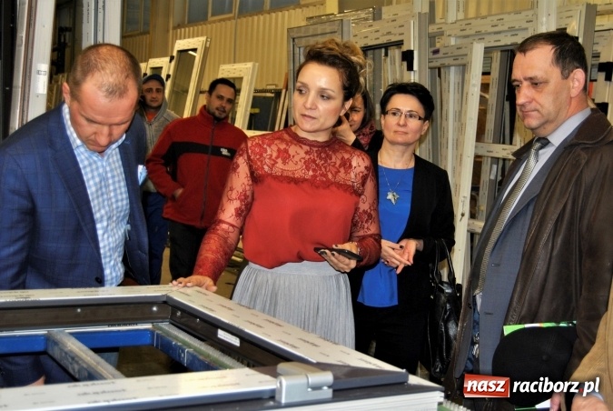 Zdjęcie w galerii na portalu naszraciborz.pl: Powiatowa Rada Rynku Pracy obradowała w Eko-Oknach wiadomości z regionu