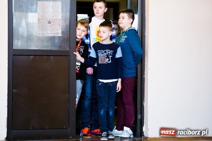 Zdjęcie w galerii na portalu naszraciborz.pl: Kolejne mecze koszykówki w ramach ligi szkolnej szkół podstawowych wiadomości z regionu