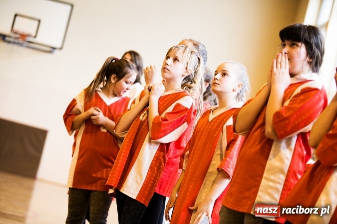 Zdjęcie w galerii na portalu naszraciborz.pl: Kolejne mecze koszykówki w ramach ligi szkolnej szkół podstawowych wiadomości z regionu