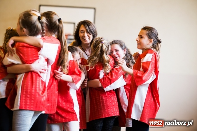 Zdjęcie w galerii na portalu naszraciborz.pl: Kolejne mecze koszykówki w ramach ligi szkolnej szkół podstawowych wiadomości z regionu