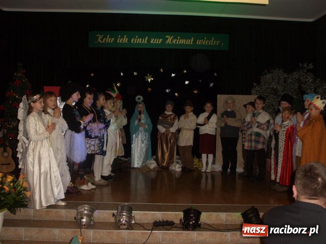 Zdjęcie w galerii na portalu naszraciborz.pl: Fotoreportaż z mszy z okazji 20-lecia DFK wiadomości z regionu