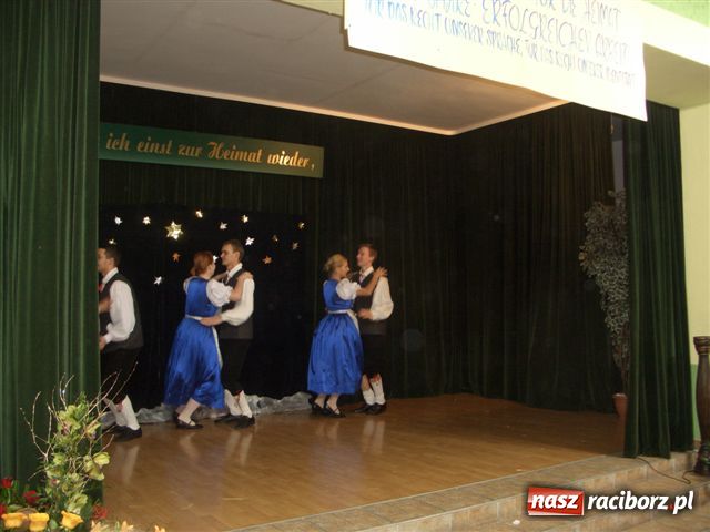 Zdjęcie w galerii na portalu naszraciborz.pl: Fotoreportaż z mszy z okazji 20-lecia DFK wiadomości z regionu