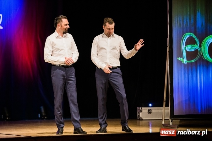 Zdjęcie w galerii na portalu naszraciborz.pl: Kabaret Młodych Panów bawił w RCK wiadomości z regionu