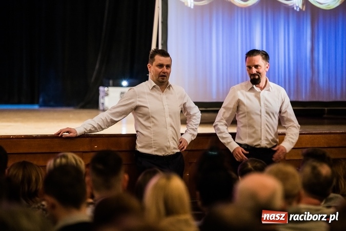 Zdjęcie w galerii na portalu naszraciborz.pl: Kabaret Młodych Panów bawił w RCK wiadomości z regionu