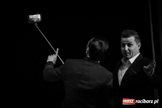 Zdjęcie w galerii na portalu naszraciborz.pl: Kabaret Młodych Panów bawił w RCK wiadomości z regionu