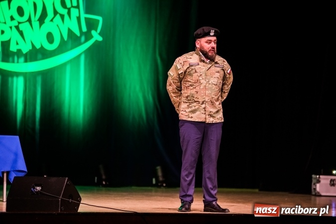 Zdjęcie w galerii na portalu naszraciborz.pl: Kabaret Młodych Panów bawił w RCK wiadomości z regionu