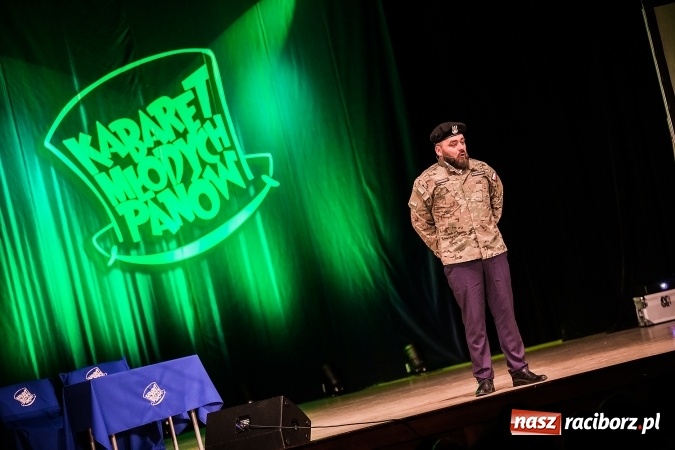 Zdjęcie w galerii na portalu naszraciborz.pl: Kabaret Młodych Panów bawił w RCK wiadomości z regionu