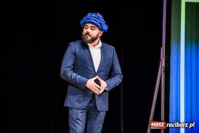 Zdjęcie w galerii na portalu naszraciborz.pl: Kabaret Młodych Panów bawił w RCK wiadomości z regionu