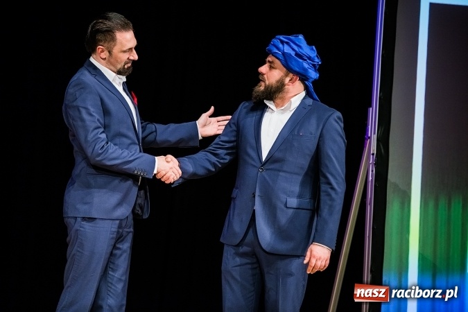 Zdjęcie w galerii na portalu naszraciborz.pl: Kabaret Młodych Panów bawił w RCK wiadomości z regionu