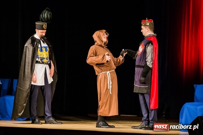 Zdjęcie w galerii na portalu naszraciborz.pl: Kabaret Młodych Panów bawił w RCK wiadomości z regionu