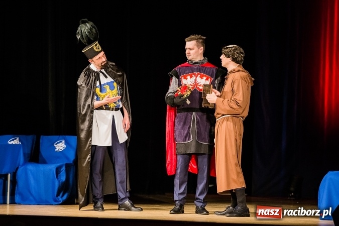 Zdjęcie w galerii na portalu naszraciborz.pl: Kabaret Młodych Panów bawił w RCK wiadomości z regionu