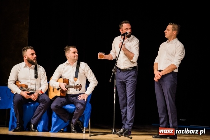 Zdjęcie w galerii na portalu naszraciborz.pl: Kabaret Młodych Panów bawił w RCK wiadomości z regionu