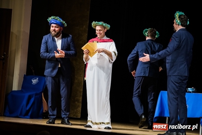 Zdjęcie w galerii na portalu naszraciborz.pl: Kabaret Młodych Panów bawił w RCK wiadomości z regionu