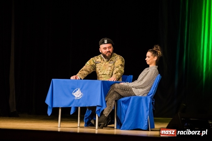 Zdjęcie w galerii na portalu naszraciborz.pl: Kabaret Młodych Panów bawił w RCK wiadomości z regionu