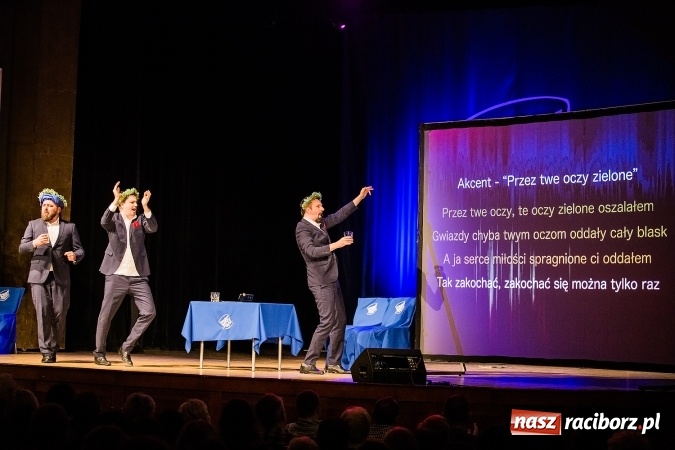 Zdjęcie w galerii na portalu naszraciborz.pl: Kabaret Młodych Panów bawił w RCK wiadomości z regionu
