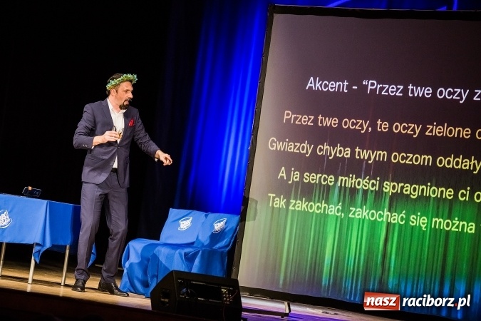 Zdjęcie w galerii na portalu naszraciborz.pl: Kabaret Młodych Panów bawił w RCK wiadomości z regionu