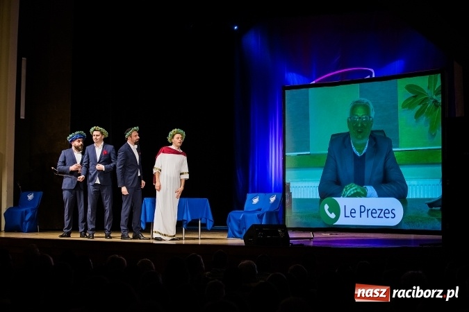 Zdjęcie w galerii na portalu naszraciborz.pl: Kabaret Młodych Panów bawił w RCK wiadomości z regionu