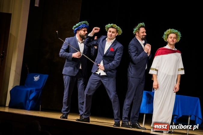 Zdjęcie w galerii na portalu naszraciborz.pl: Kabaret Młodych Panów bawił w RCK wiadomości z regionu