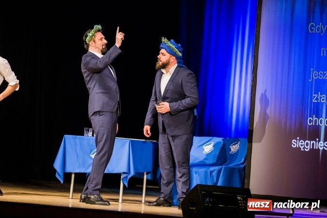 Zdjęcie w galerii na portalu naszraciborz.pl: Kabaret Młodych Panów bawił w RCK wiadomości z regionu