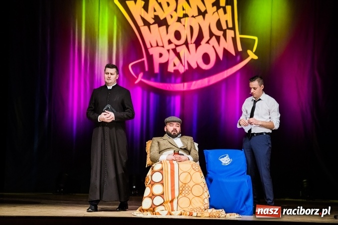 Zdjęcie w galerii na portalu naszraciborz.pl: Kabaret Młodych Panów bawił w RCK wiadomości z regionu