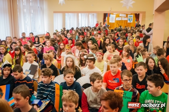 Zdjęcie w galerii na portalu naszraciborz.pl: Święto Patronów w Szkole Podstawowej nr 18 im. Książąt Raciborskich wiadomości z regionu