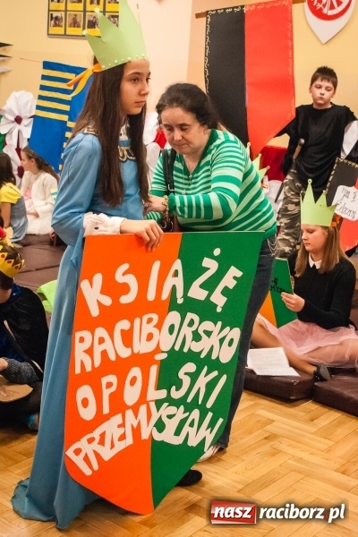 Zdjęcie w galerii na portalu naszraciborz.pl: Święto Patronów w Szkole Podstawowej nr 18 im. Książąt Raciborskich wiadomości z regionu
