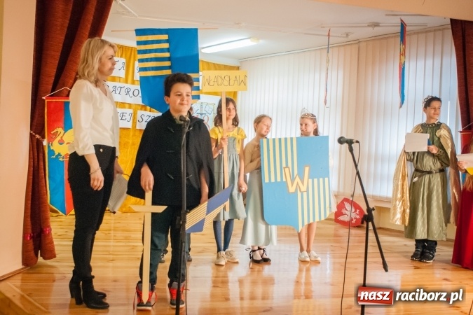 Zdjęcie w galerii na portalu naszraciborz.pl: Święto Patronów w Szkole Podstawowej nr 18 im. Książąt Raciborskich wiadomości z regionu