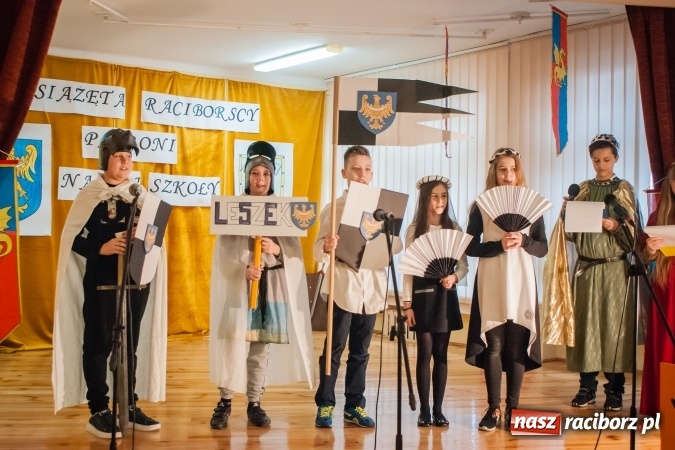 Zdjęcie w galerii na portalu naszraciborz.pl: Święto Patronów w Szkole Podstawowej nr 18 im. Książąt Raciborskich wiadomości z regionu