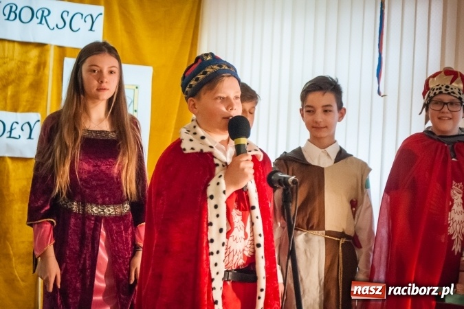 Zdjęcie w galerii na portalu naszraciborz.pl: Święto Patronów w Szkole Podstawowej nr 18 im. Książąt Raciborskich wiadomości z regionu