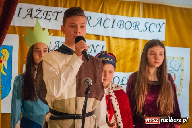 Zdjęcie w galerii na portalu naszraciborz.pl: Święto Patronów w Szkole Podstawowej nr 18 im. Książąt Raciborskich wiadomości z regionu