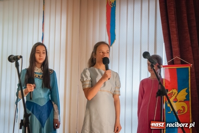 Zdjęcie w galerii na portalu naszraciborz.pl: Święto Patronów w Szkole Podstawowej nr 18 im. Książąt Raciborskich wiadomości z regionu