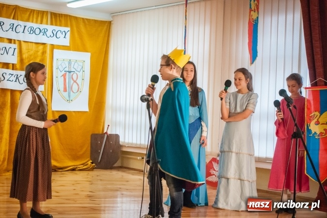 Zdjęcie w galerii na portalu naszraciborz.pl: Święto Patronów w Szkole Podstawowej nr 18 im. Książąt Raciborskich wiadomości z regionu
